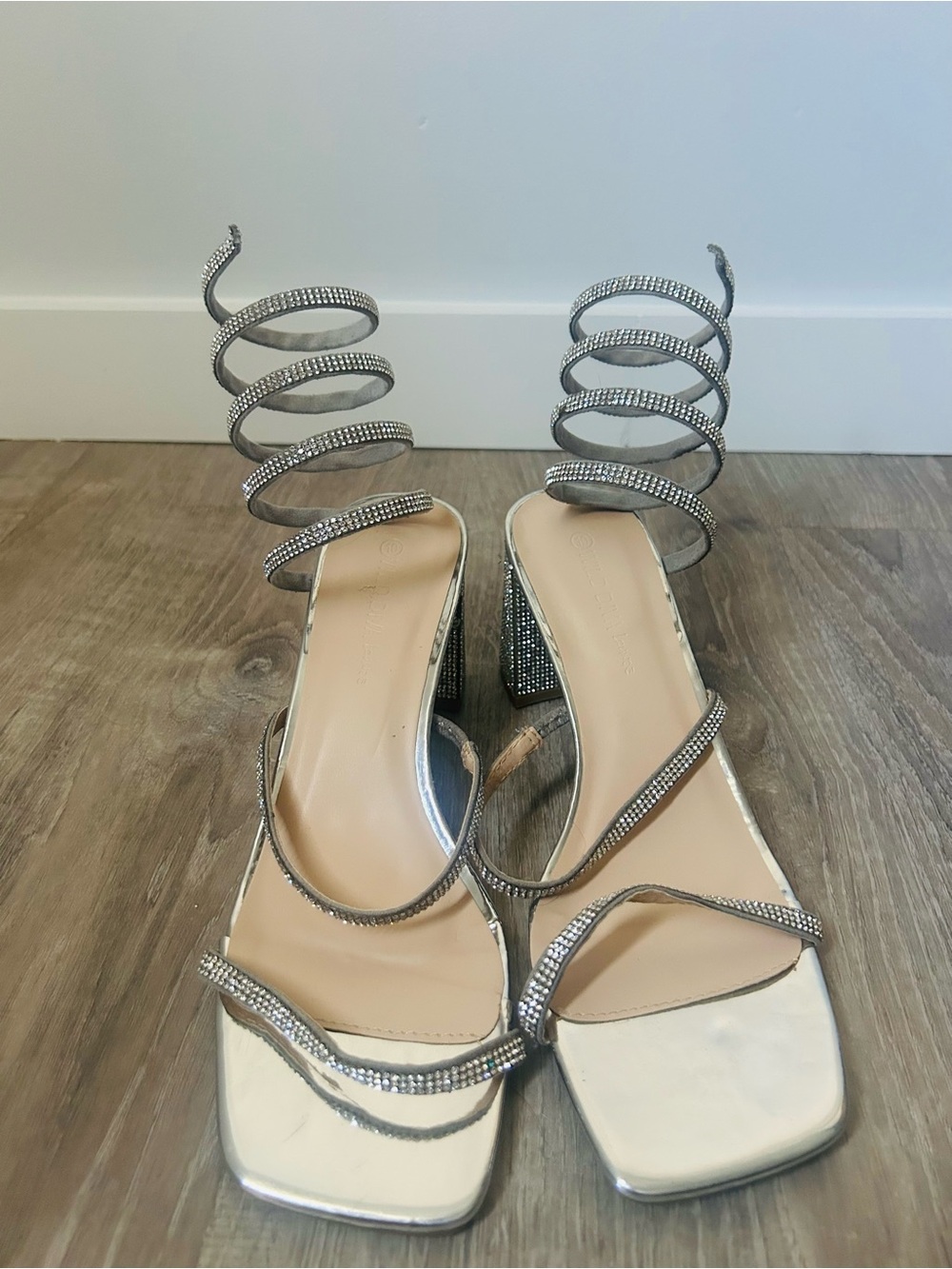 Wild Diva Women’s Silver Rhinestone Spiral Strap Block Heels Size 10